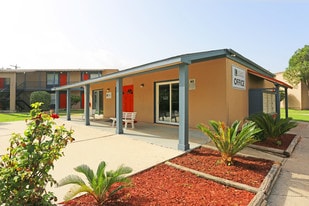 Building Photo - Legacy Apartments