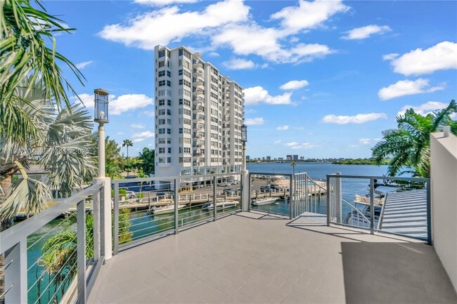 Building Photo - 2089 NE 121st Rd