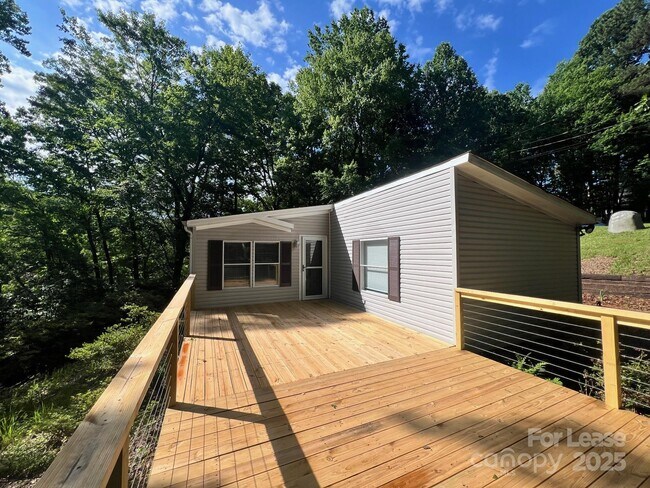 Building Photo - 491 Robinson Rd