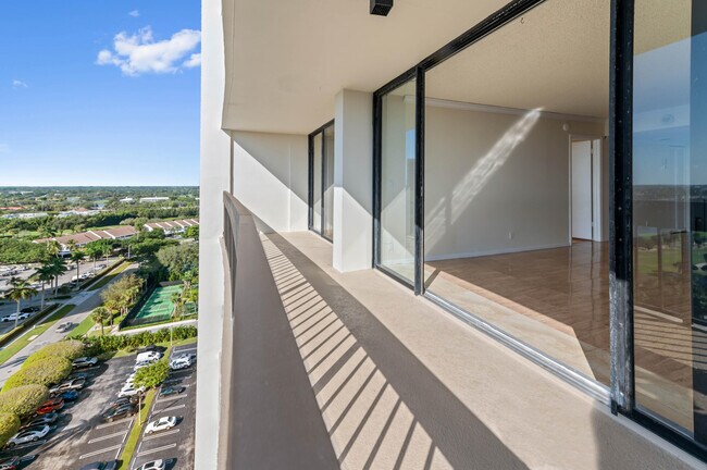 Building Photo - 2400 Presidential Way