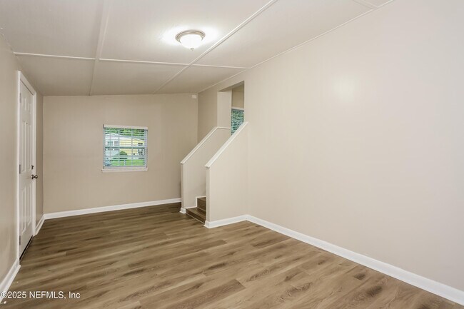 Building Photo - 5909 Caribbean Ct N