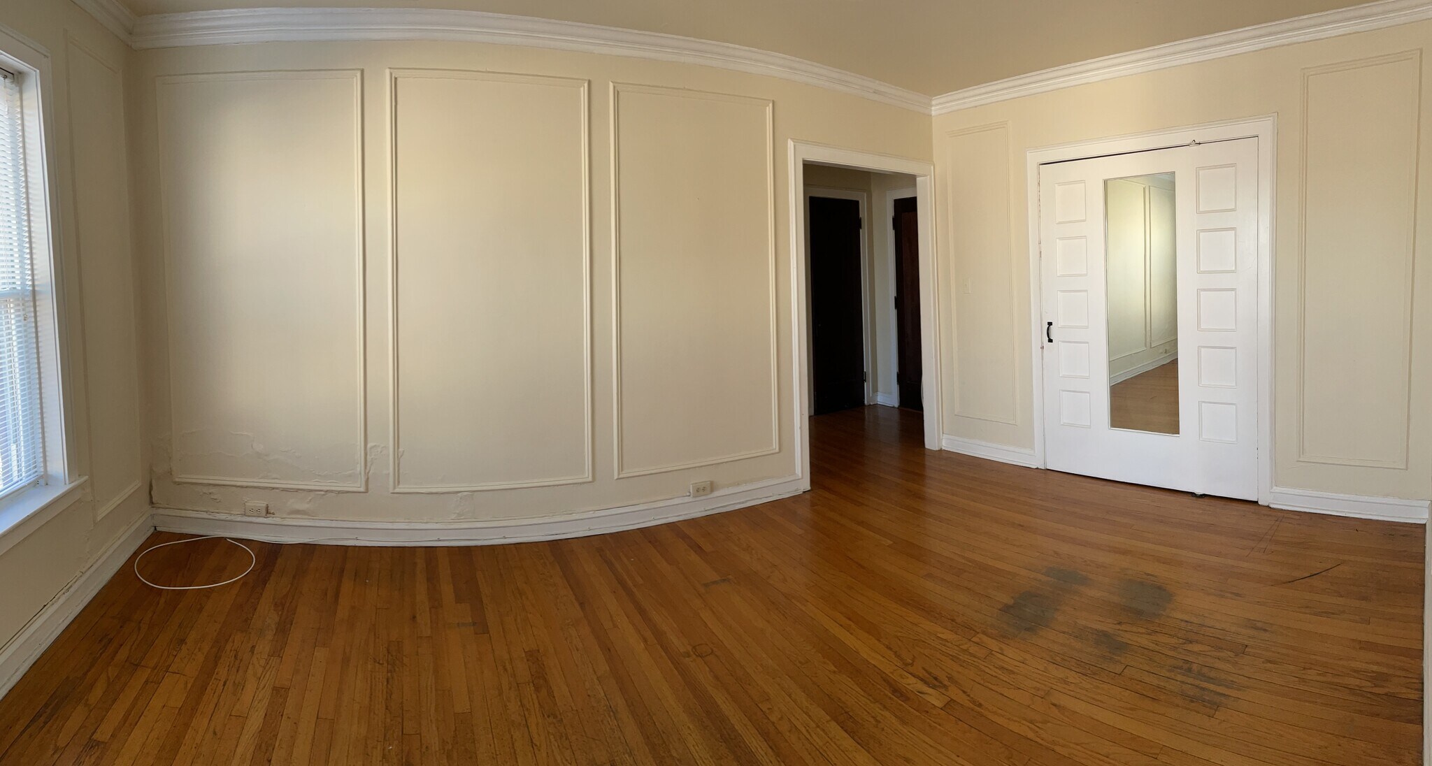 Building Photo - 1211 W Elmdale Ave