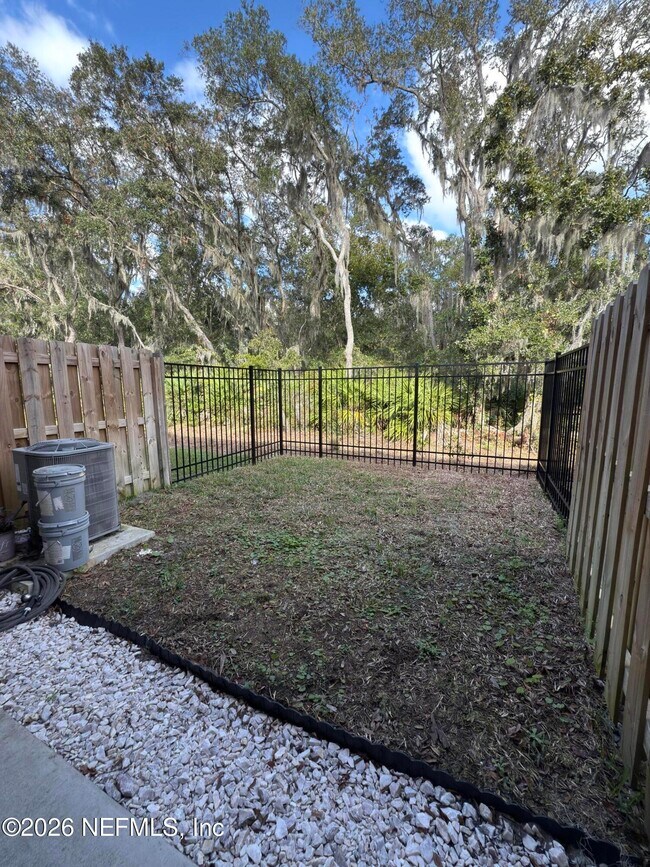 Building Photo - 82 Whispering Brk Dr