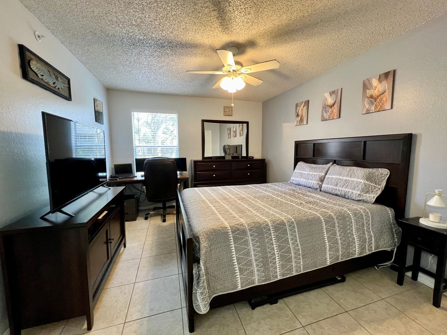 Building Photo - 976 Leeward Pl