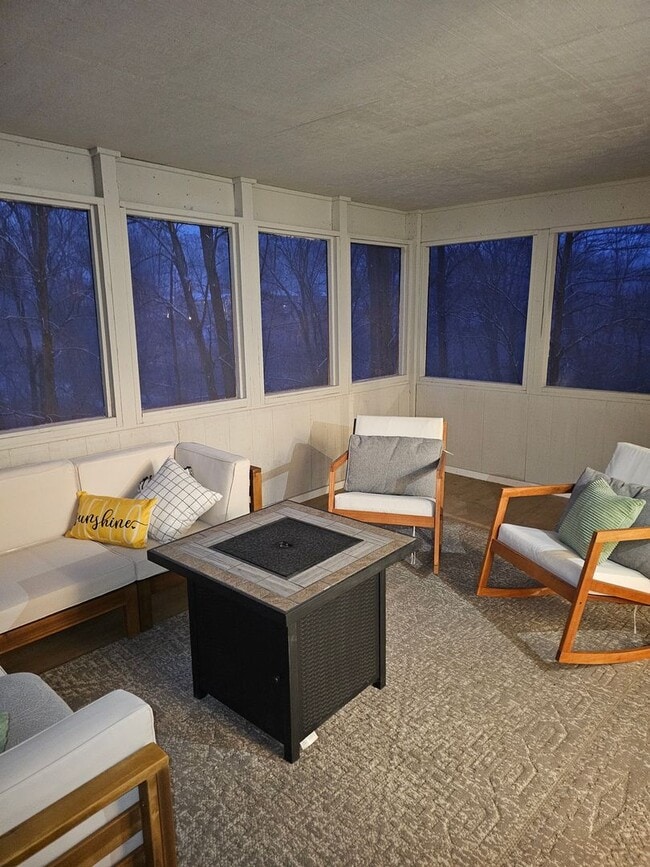 Building Photo - Remarkable 5 Bedroom Home For Rent in Mentor