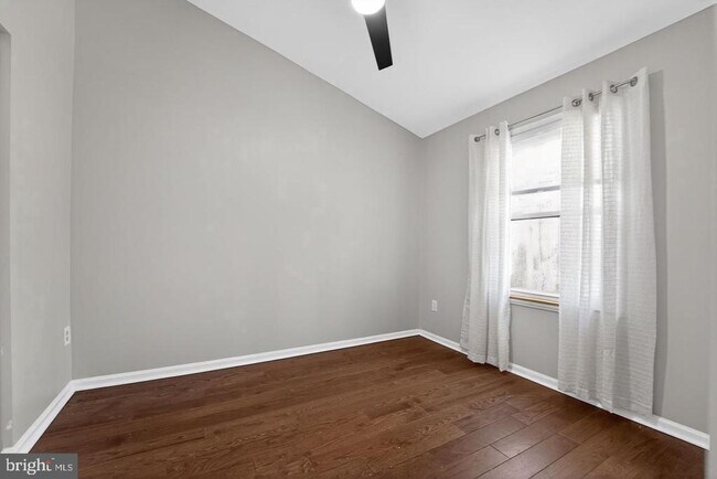 Building Photo - 708 Suffield Dr