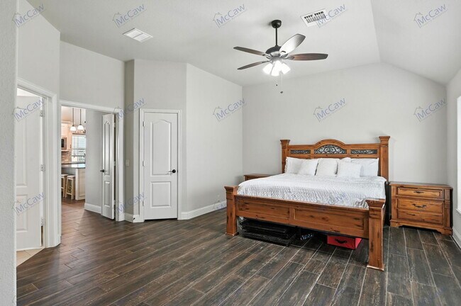 Building Photo - 3829 Honey Grove Dr