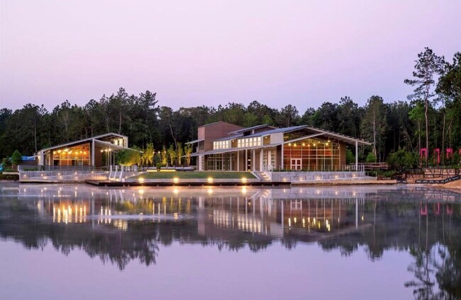 Building Photo - 15835 Bird of Paradise Dr