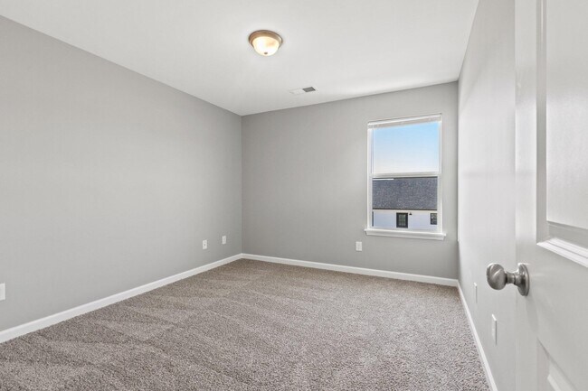 Building Photo - 158 Landry Ln