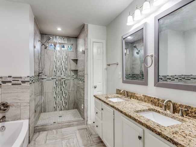 Building Photo - 1404 Ravenwood Dr