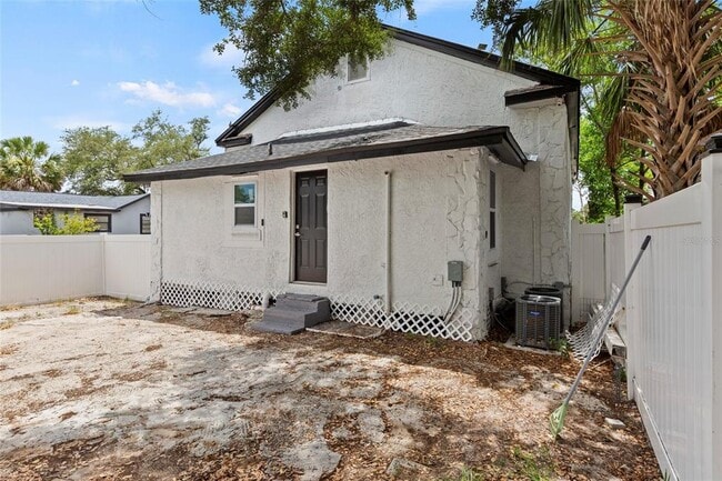 Building Photo - 2901 N 20th St