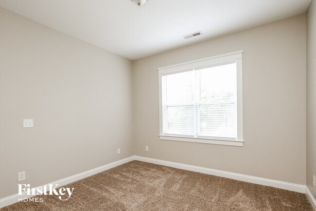 Building Photo - 532 Catawba Ave