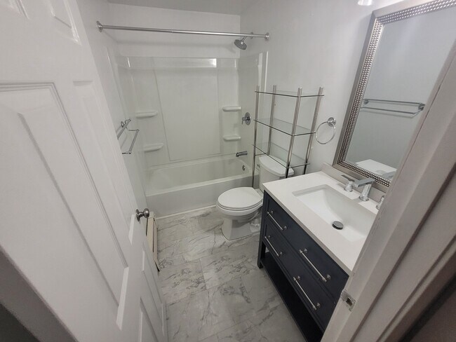 Building Photo - 456 Mammoth Rd