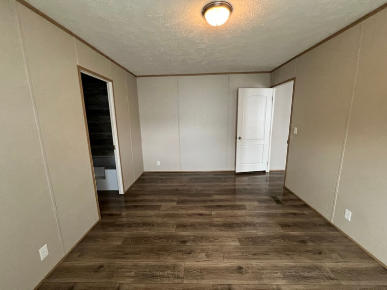 Building Photo - 207 Peach St