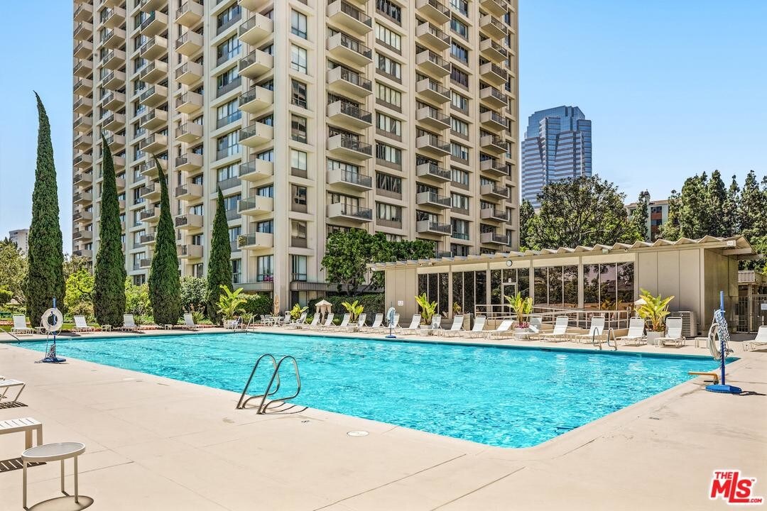 Pool - 2170 Century Park E