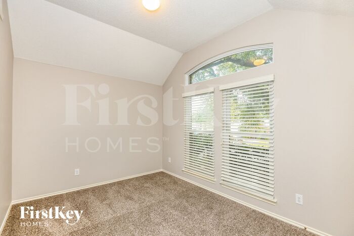 Building Photo - 4732 Lennon Ave