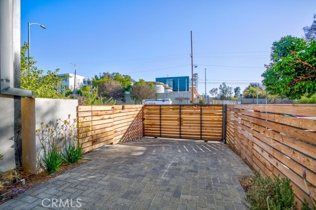 Building Photo - 11639 Burbank Blvd