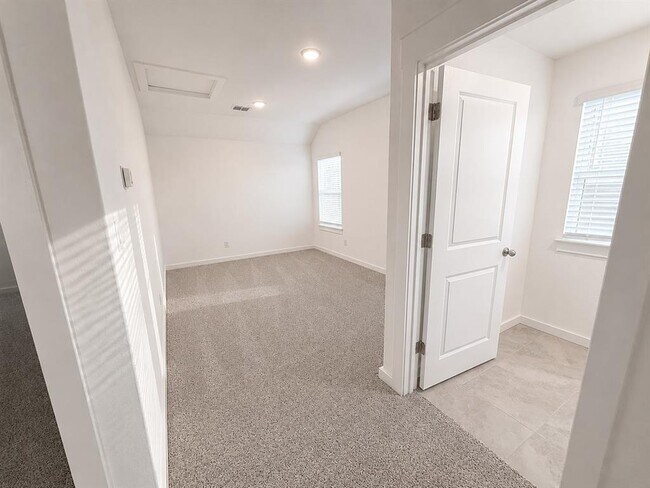 Building Photo - 116 Hartson Dr