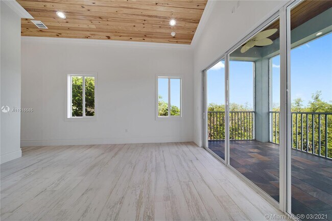 Building Photo - 2 Flamingo Hammock Rd