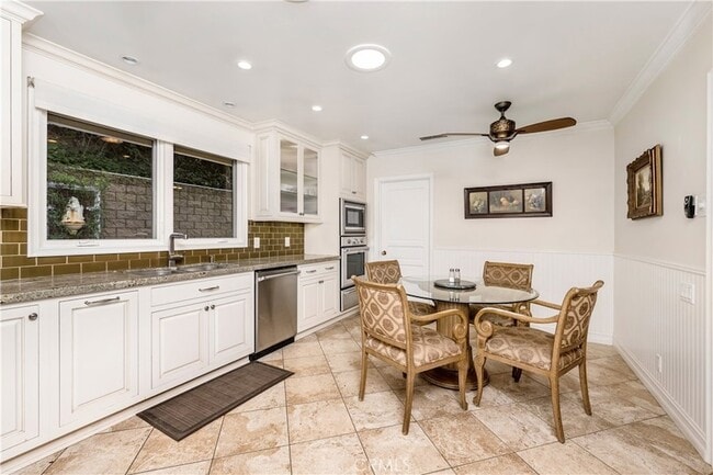 Building Photo - 3150 Dona Maria Dr