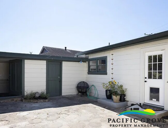 Building Photo - Charming 2-Bedroom Bungalow with Private Outdoor Space