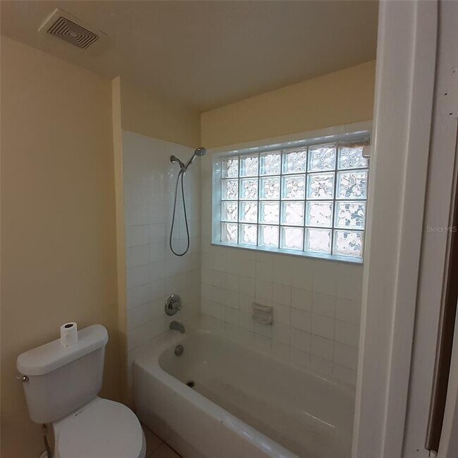 Building Photo - 3625 E Chelsea St