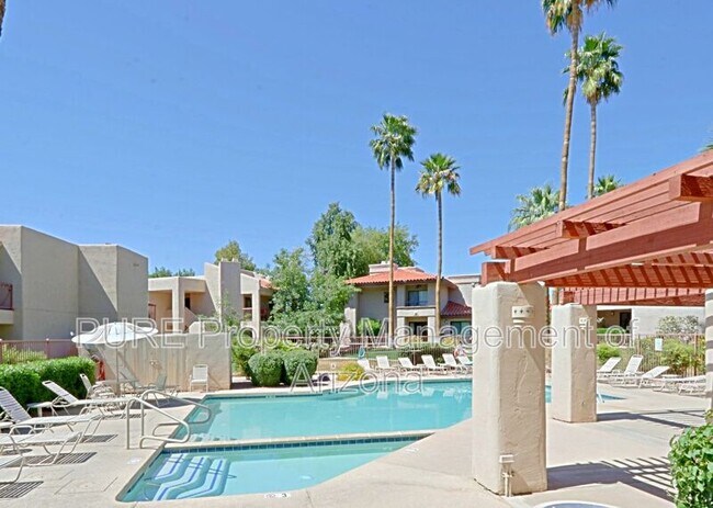 Building Photo - 9355 N 91st St