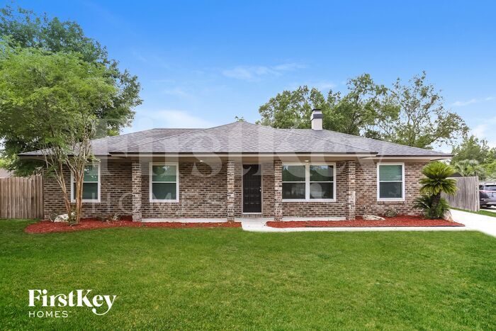 Primary Photo - 800 Driftwood Pl