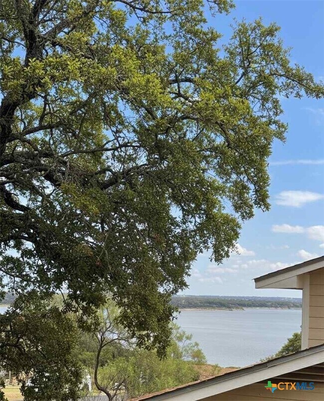 Building Photo - 7255 Woodlake Cir