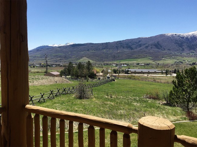 Building Photo - 5063 E Lakeview Dr