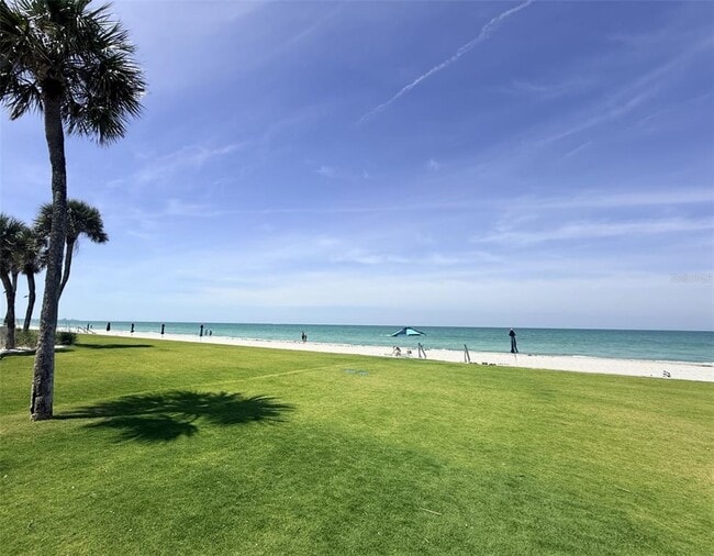 Building Photo - 1050 Longboat Club Rd
