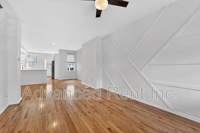 Building Photo - 611 Grundy St