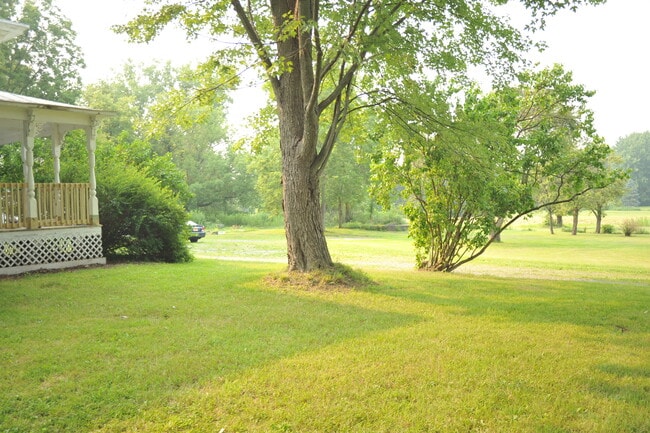 Building Photo - 8071 River Rd