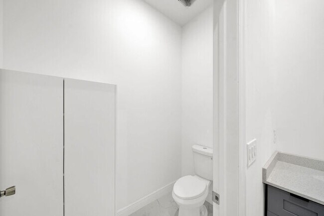 Building Photo - 4766 Nelson Dr