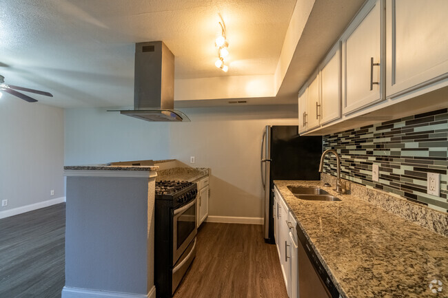 1BR, 1BA - 558SF - Kitchen - North End on Berkman Apartments