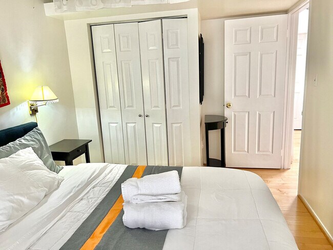 Building Photo - 2304 Hunters Woods Plaza