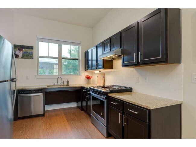 Building Photo - 2400 Louis Henna Blvd