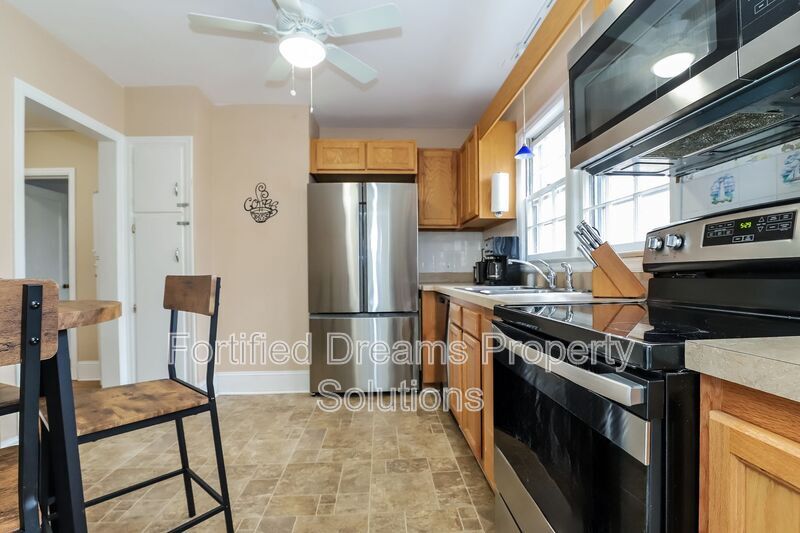 Building Photo - 3021 Sourwood Rd