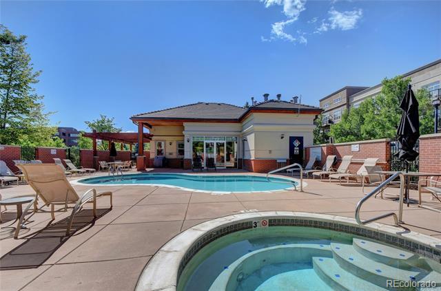 Building Photo - 5677 S Park Pl