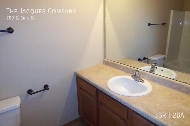 Building Photo - 789 S Eric St