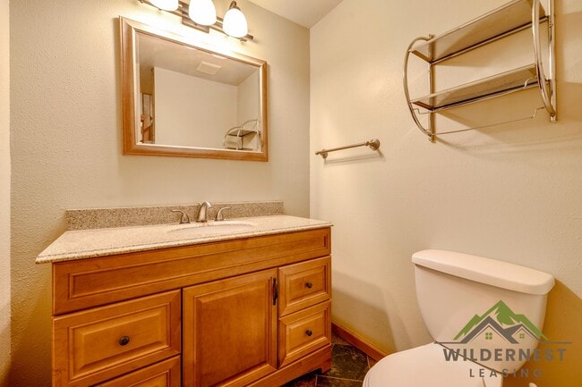 Building Photo - Furnished Pet Friendly Summer Rental