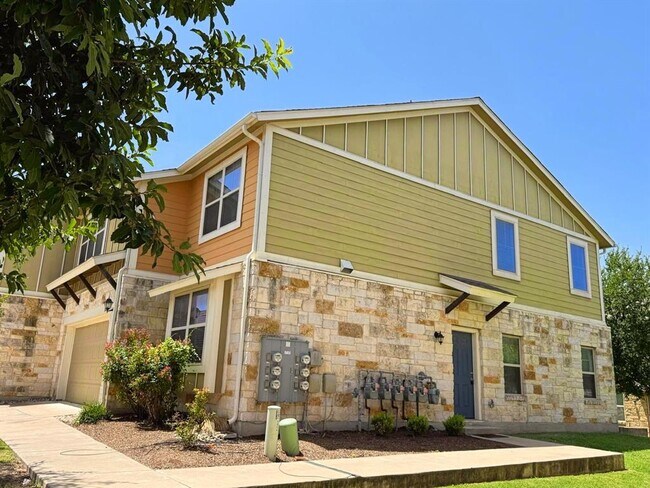 Building Photo - 1620 Bryant Dr