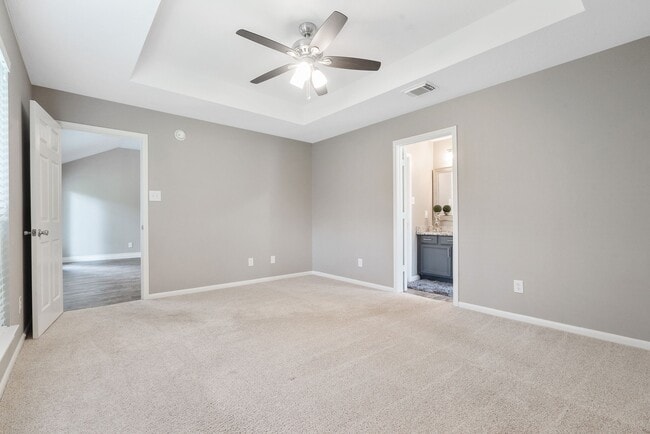 Building Photo - 7131 Woodland Oaks