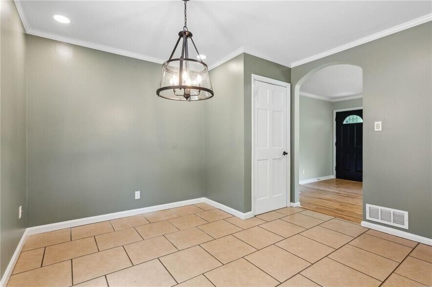 Building Photo - 2985 Dodson Dr