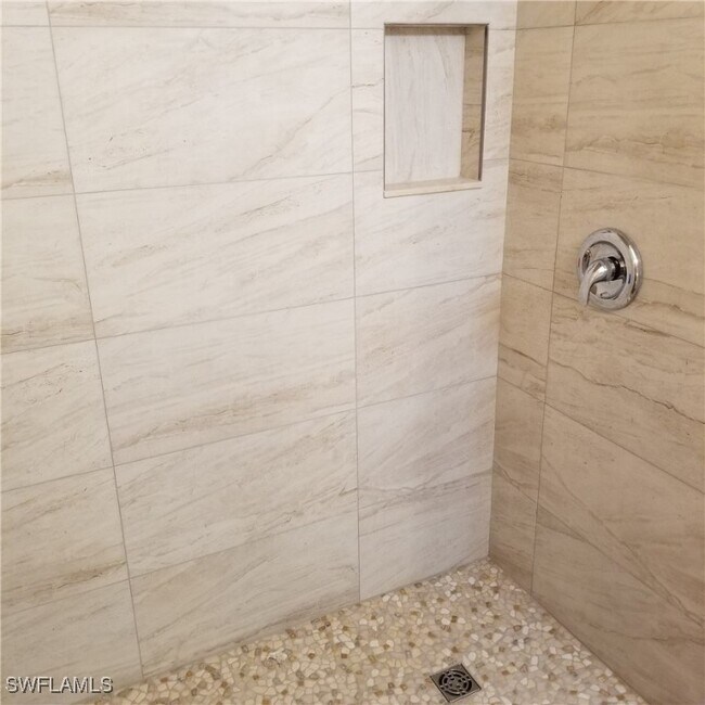 Building Photo - 1475 Curlew Ave
