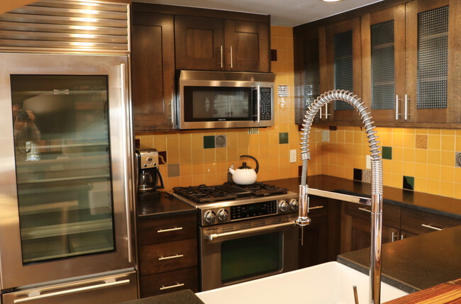 Kitchen - 1881 Lions Ridge Loop