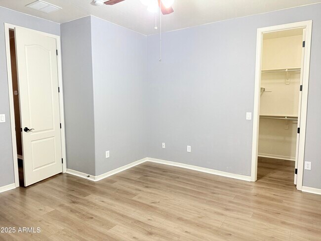 Building Photo - 931 E Canyon Way