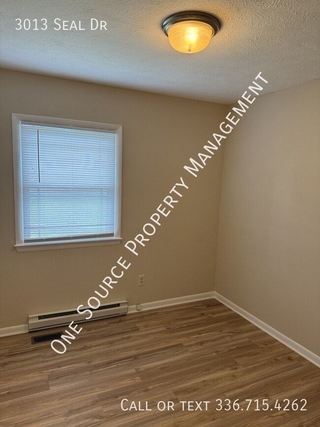 Building Photo - 3013 Seal Dr