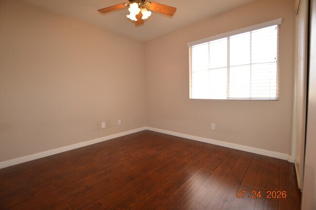Building Photo - 10656 Primrose Arbor Ave