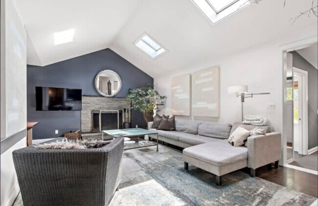 Building Photo - 14 Millstone Dr